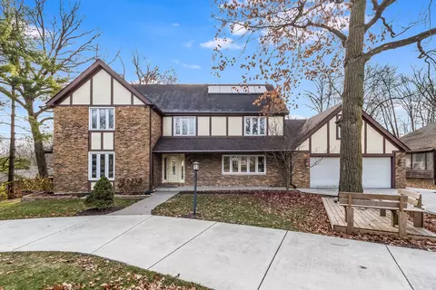 205 Oak Dr, Shorewood, IL 60404
