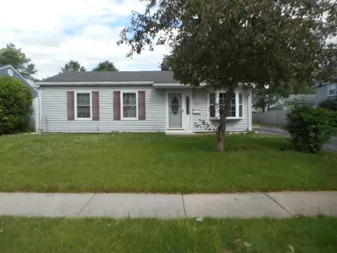 427 S Park Blvd, Streamwood, IL 60107