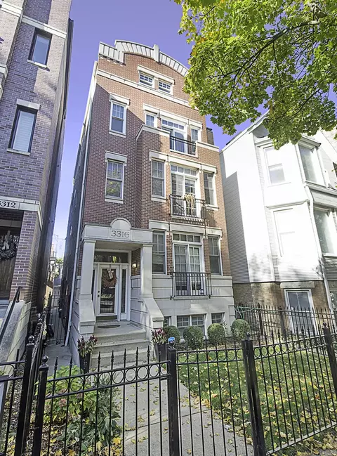 3316 N Kenmore Ave #2, Chicago, IL 60657