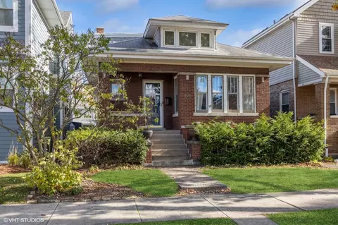 1040 Hayes Ave, Oak Park, IL 60302