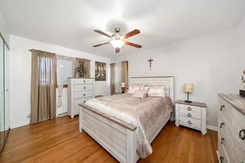 Bedroom - 117 E Armitage Ave, Addison, IL 60101 photo 1 of 8