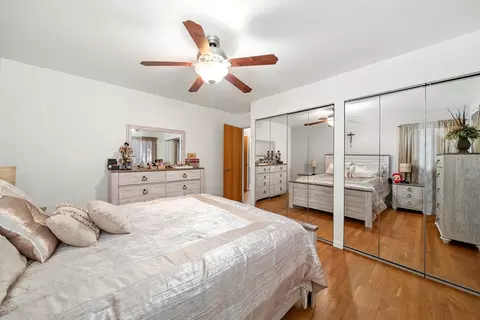 Bedroom - 117 E Armitage Ave, Addison, IL 60101 photo 3 of 8