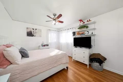 Bedroom - 117 E Armitage Ave, Addison, IL 60101 photo 5 of 8