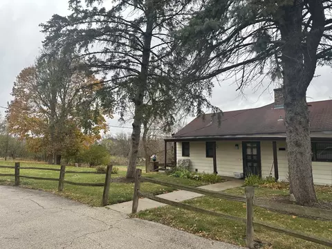 27996 W Roberts Rd, Lake Barrington, IL 60010