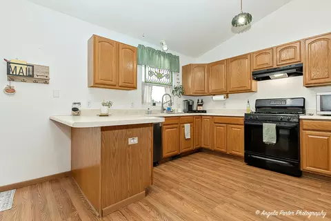 Kitchen - 210 Highbridge Trl, Mchenry, IL 60050 photo 2 of 5