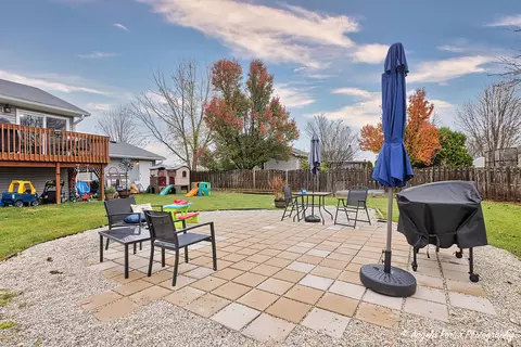 Exterior - 210 Highbridge Trl, Mchenry, IL 60050 photo 4 of 7