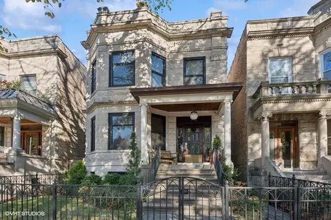 1246 W Newport Ave, Chicago, IL 60657