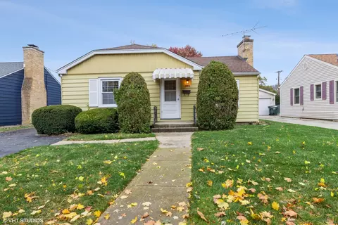 908 Euclid Ave, Arlington Heights, IL 60004