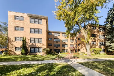 500 Washington Blvd #102, Oak Park, IL 60302