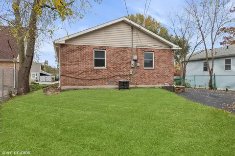Exterior - 14528 Ridgeway Ave, Midlothian, IL 60445 photo 1 of 3