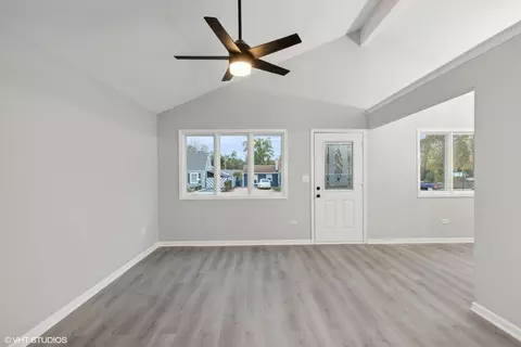 Living - 14528 Ridgeway Ave, Midlothian, IL 60445 photo 1 of 3