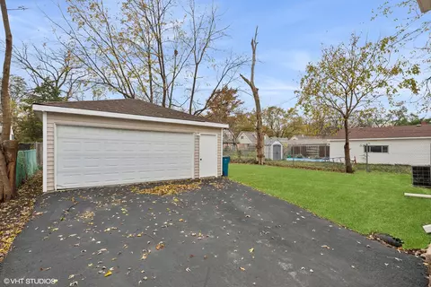 Exterior - 14528 Ridgeway Ave, Midlothian, IL 60445 photo 2 of 3
