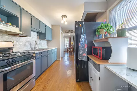 455 Sunset Dr, Elgin, IL 60123 photo 10