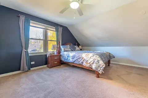 455 Sunset Dr, Elgin, IL 60123 photo 17