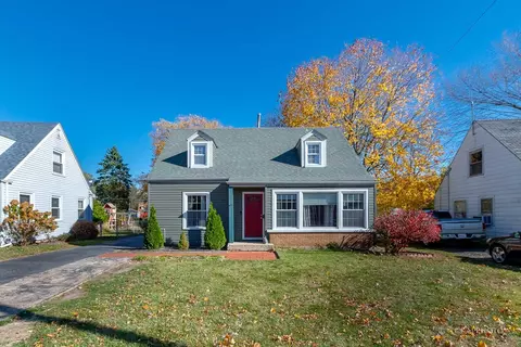 455 Sunset Dr, Elgin, IL 60123