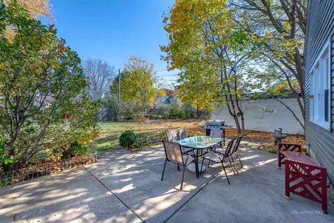 455 Sunset Dr, Elgin, IL 60123 photo 29