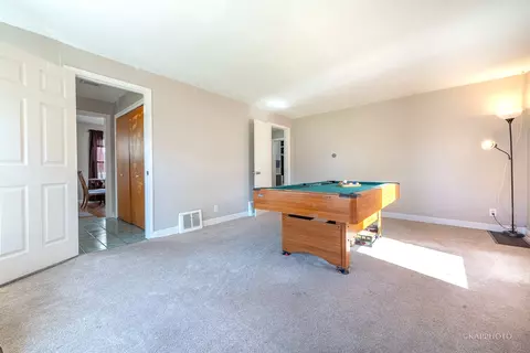 455 Sunset Dr, Elgin, IL 60123 photo 12