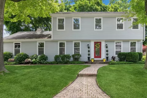 1003 Charleston Dr, Saint Charles, IL 60174