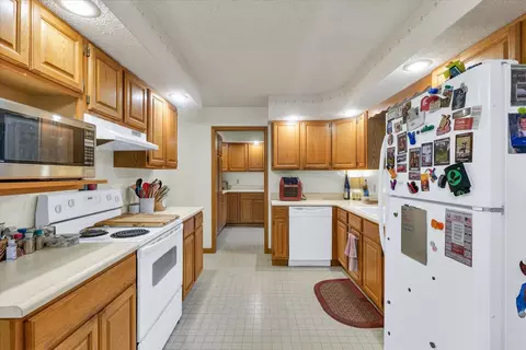 Kitchen - 407 Bluff St #407, Sidney, IL 61877 photo 2 of 6