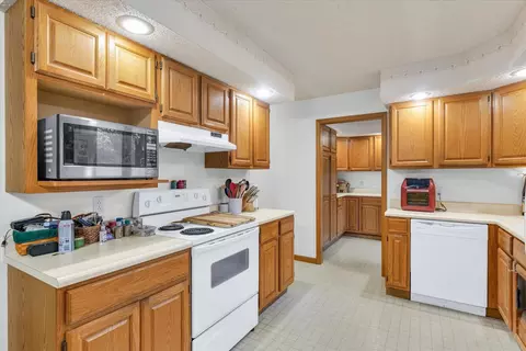 Kitchen - 407 Bluff St #407, Sidney, IL 61877 photo 1 of 6