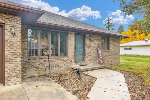 Exterior - 407 Bluff St #407, Sidney, IL 61877 photo 4 of 10