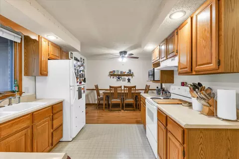 Kitchen - 407 Bluff St #407, Sidney, IL 61877 photo 6 of 6
