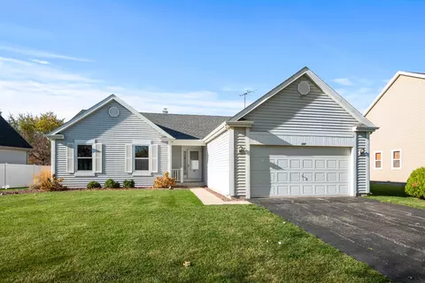 143 Brookwood Ln, Bolingbrook, IL 60440