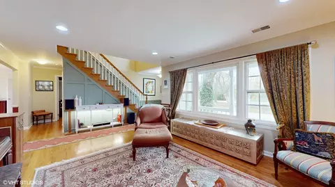 Living - 1925 Maple Pl, Riverwoods, IL 60015 photo 2 of 7