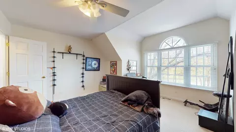 Bedroom - 1925 Maple Pl, Riverwoods, IL 60015 photo 6 of 10