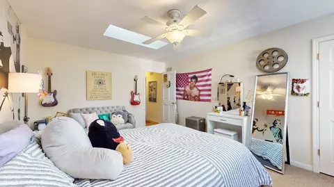 Bedroom - 1925 Maple Pl, Riverwoods, IL 60015 photo 10 of 10