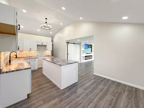 802 S 16th Ave, Freeport, IL 61032 photo 5