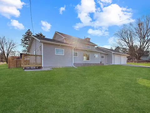802 S 16th Ave, Freeport, IL 61032 photo 2