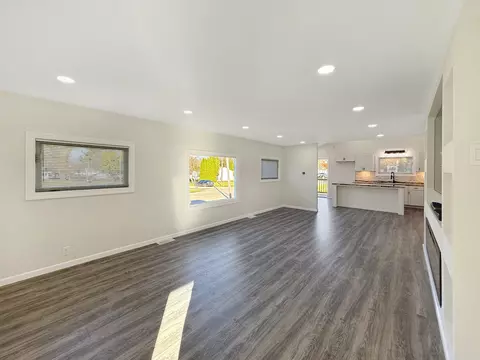 802 S 16th Ave, Freeport, IL 61032 photo 11