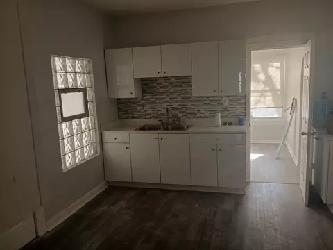 Kitchen - 5437 W Haddon Ave, Chicago, IL 60651 photo 1 of 3