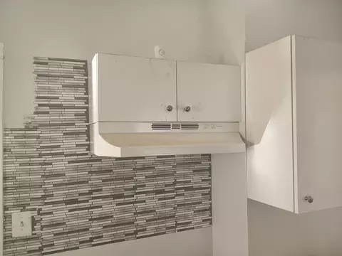 Kitchen - 5437 W Haddon Ave, Chicago, IL 60651 photo 3 of 3