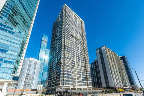 360 E Randolph St #2102, Chicago, IL 60601