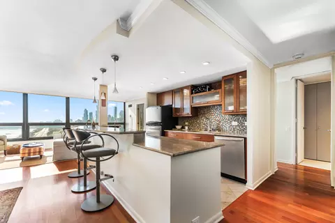 360 E Randolph St #2102, Chicago, IL 60601 photo 3