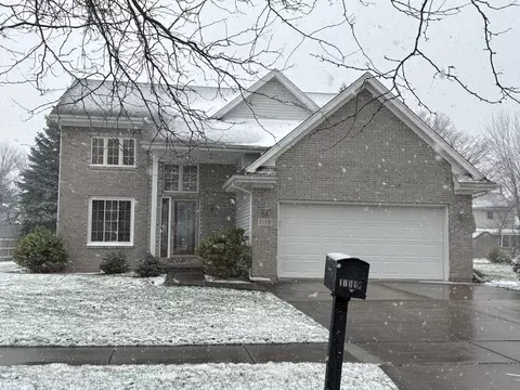 1119 Pickwick Dr, Rochelle, IL 61068