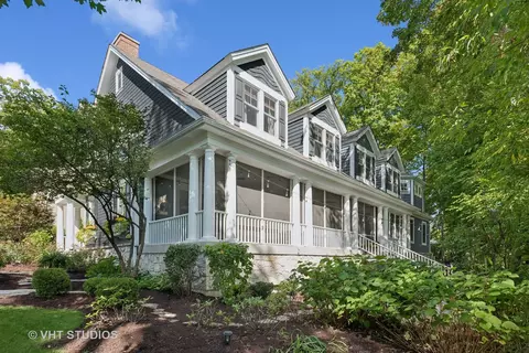 704 Chidester Ave, Glen Ellyn, IL 60137