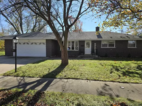 600 Orchard Dr, Crete, IL 60417