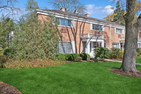 1606 Palmgren Drive Dr #1606, Glenview, IL 60025