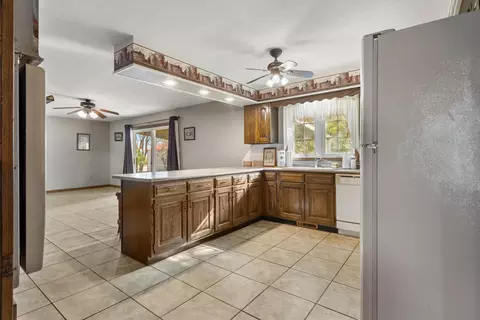 333 E Fremont St, Bement, IL 61813 photo 9