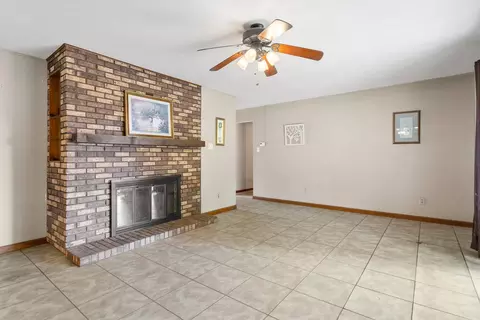333 E Fremont St, Bement, IL 61813 photo 6