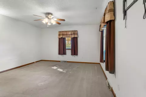 333 E Fremont St, Bement, IL 61813 photo 21