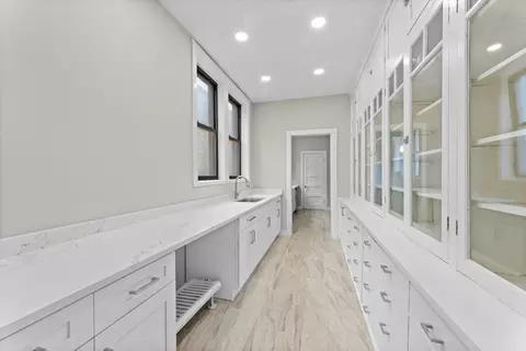 1015 E Hyde Park Blvd #2, Chicago, IL 60615 photo 16