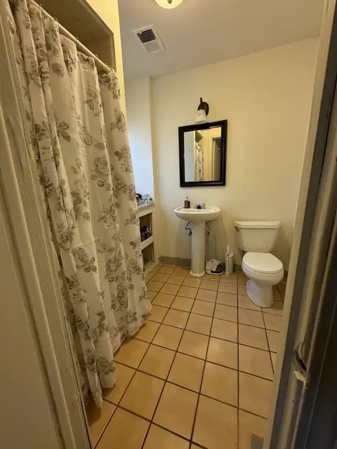 Bath - 2716 E 92nd St, Chicago, IL 60617 photo 1 of 3