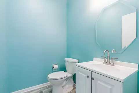 Bath - 948 Genesee Dr, Naperville, IL 60563 photo 1 of 3