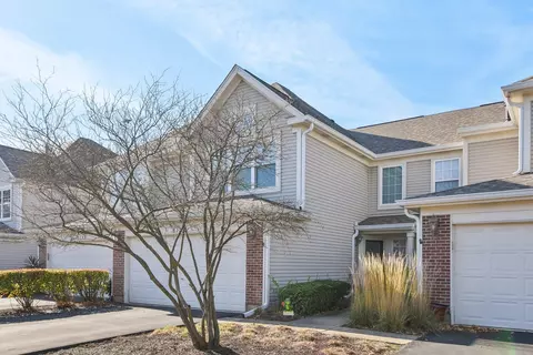 3131 Reflection Dr, Naperville, IL 60564 photo 2