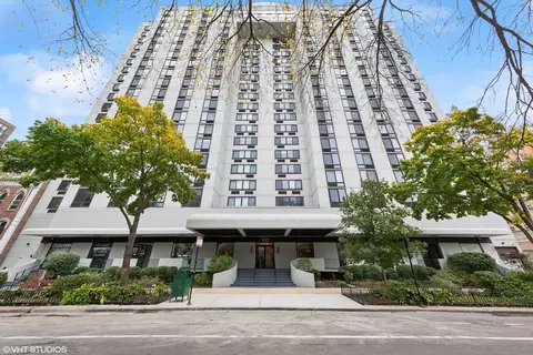 1221 N Dearborn St #402S, Chicago, IL 60610