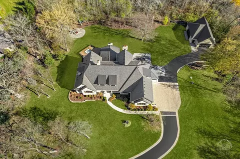 8 S351 Oxford Ln, Naperville, IL 60540
